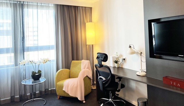 Superb studio, 2m walk to Parramatta station in Parramatta