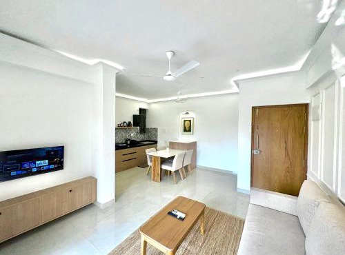 The Candolim Calm - Coastal 1BHK for Couples & Families with Pool Access
