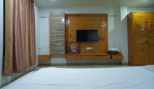 THE GREEN HILL RESORT
