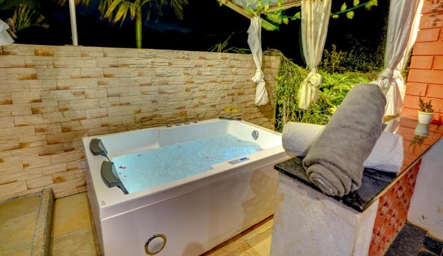 The Orchard Cabana Villa Pool Jacuzzi 1hrHSR