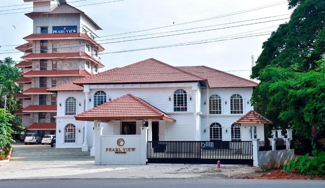 THE PEARL VIEW HOTEL in Mulappilangād