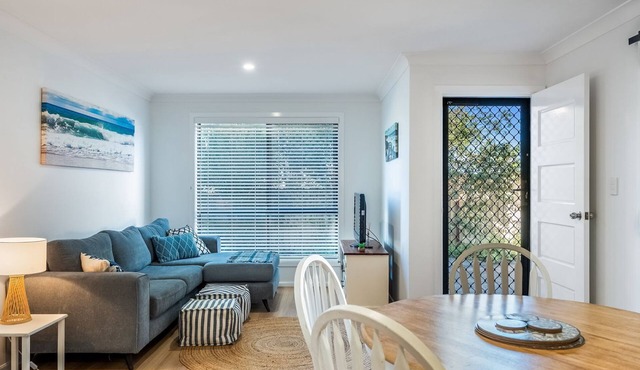 The Weekender - spacious townhouse in central location in Evans Head