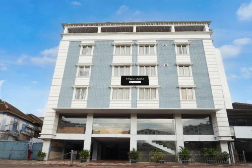 Townhouse MG Road Trivandrum Formerly Nandanam Park
