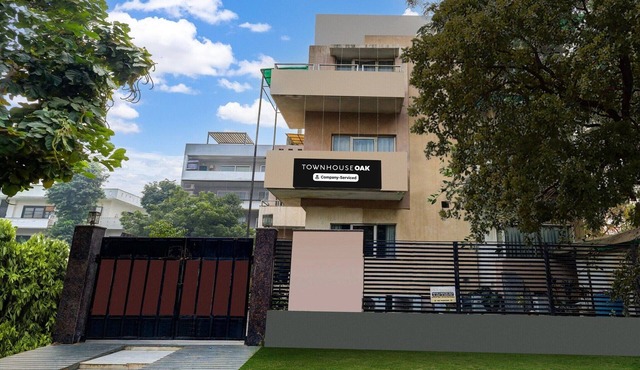 Townhouse Oak Sector 25 Gurgaon in Gurgaon