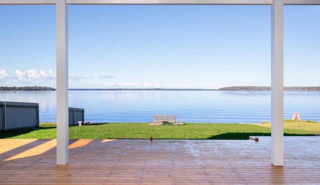 Tranquility Beach House by Experience Jervis Bay in Saint Georges Basin