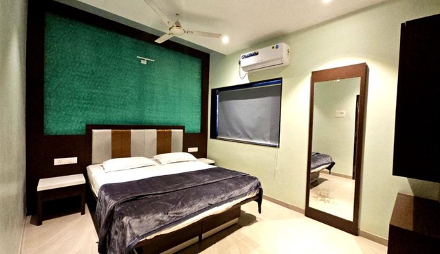 Vardhan Lodge