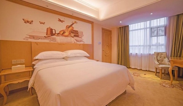 Vienna 3 Best Hotel Luoding Chuangyue Building in Yunfu