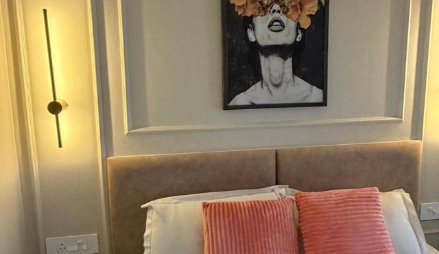 Vivid Private Studio Apt Near Airport