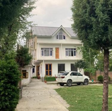 WalkinnSleep in Srinagar
