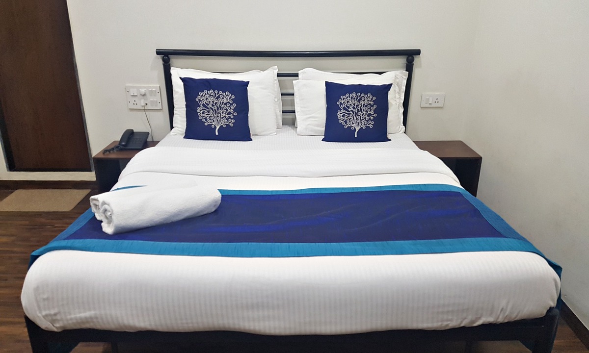 Grant Road Hotel | Hotel Kumkum