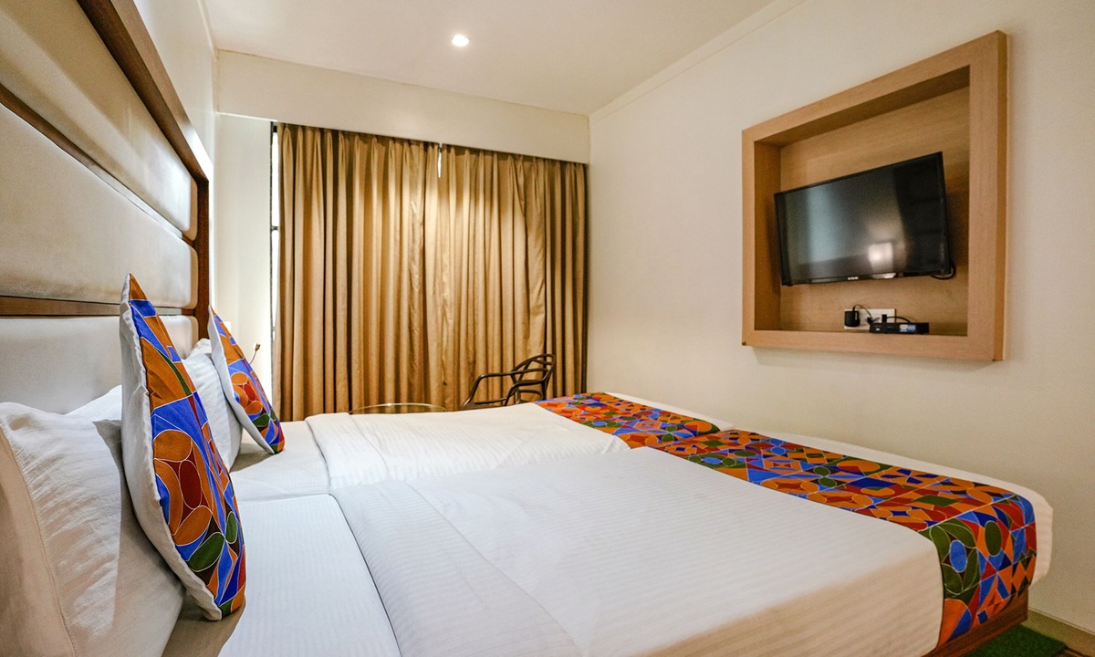Kopar Khairane Hotel | Fabhotel Konar Inn