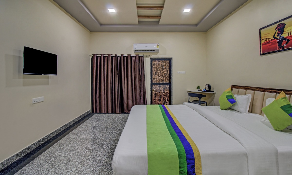 Chandrapur Hotel | Treebo Royal, Chandrapur