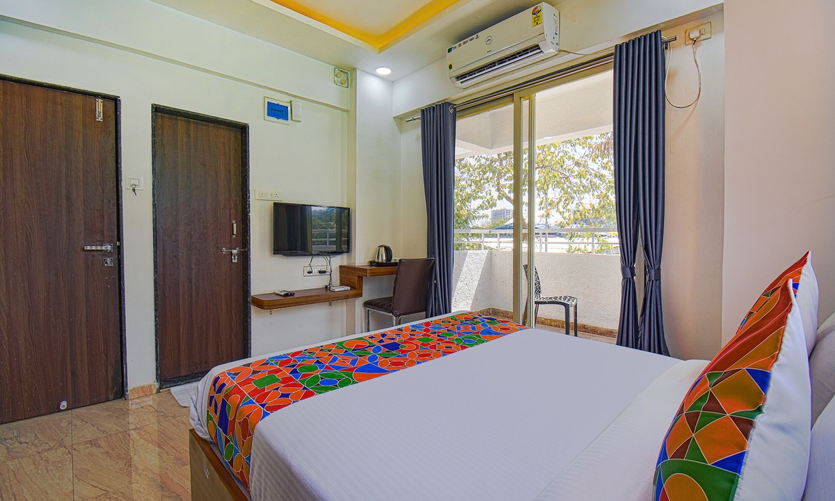 Mundhwa Hotel | FabHotel Red Velvet & Suites