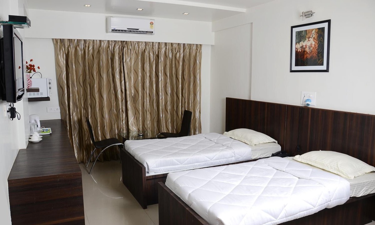 Hadapsar Hotel | Hotel Suresh Inn