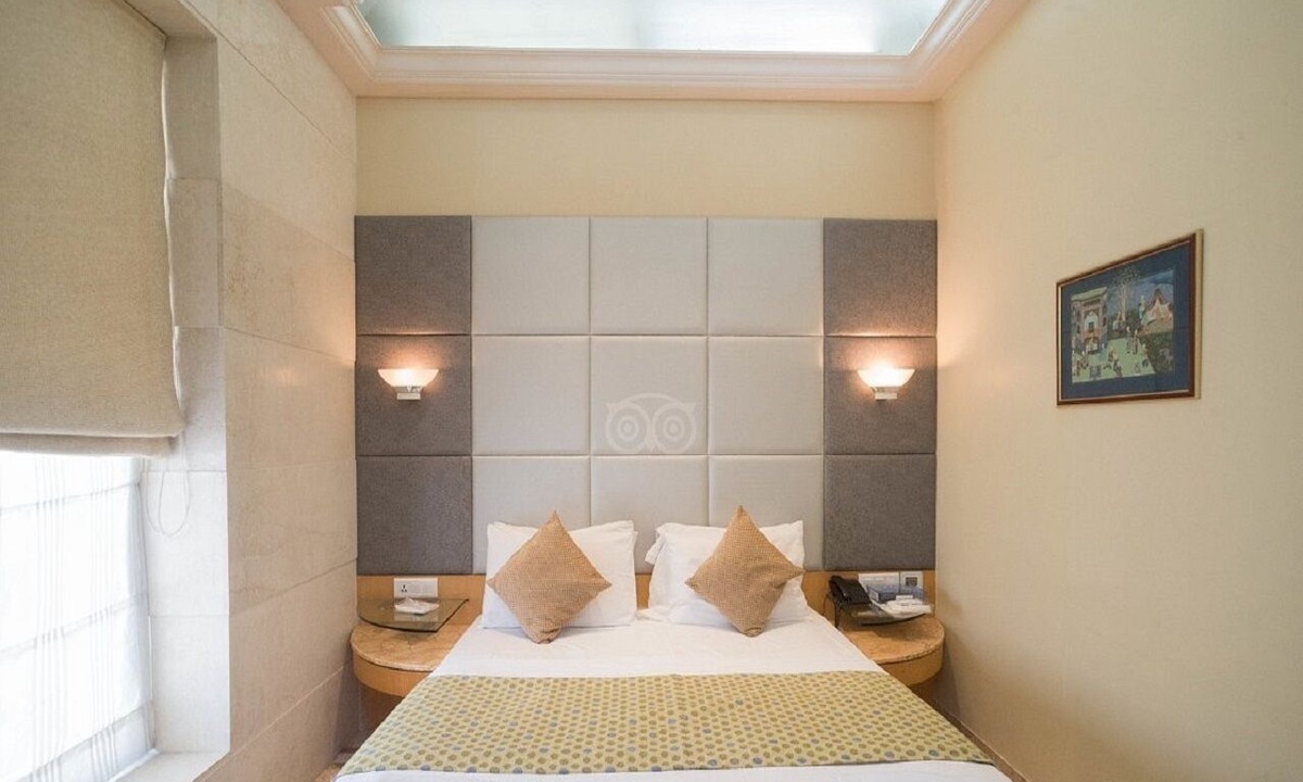 Wellington Pier Hotel | Regent Hotel