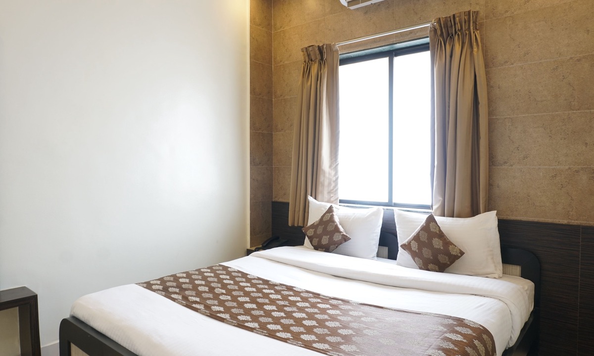 Pimpri Colony Hotel | Hotel Pavitra