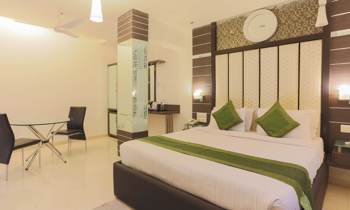 GIDC Hotel | Hotel Apple Inn