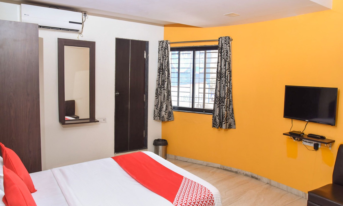 Nashik Road Hotel | OYO 12854 Hotel Sahara Inn