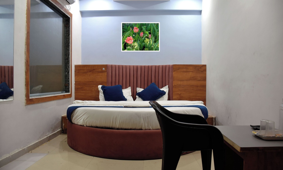 Ahmedabad Hotel | HOTEL DIVYA PALACE