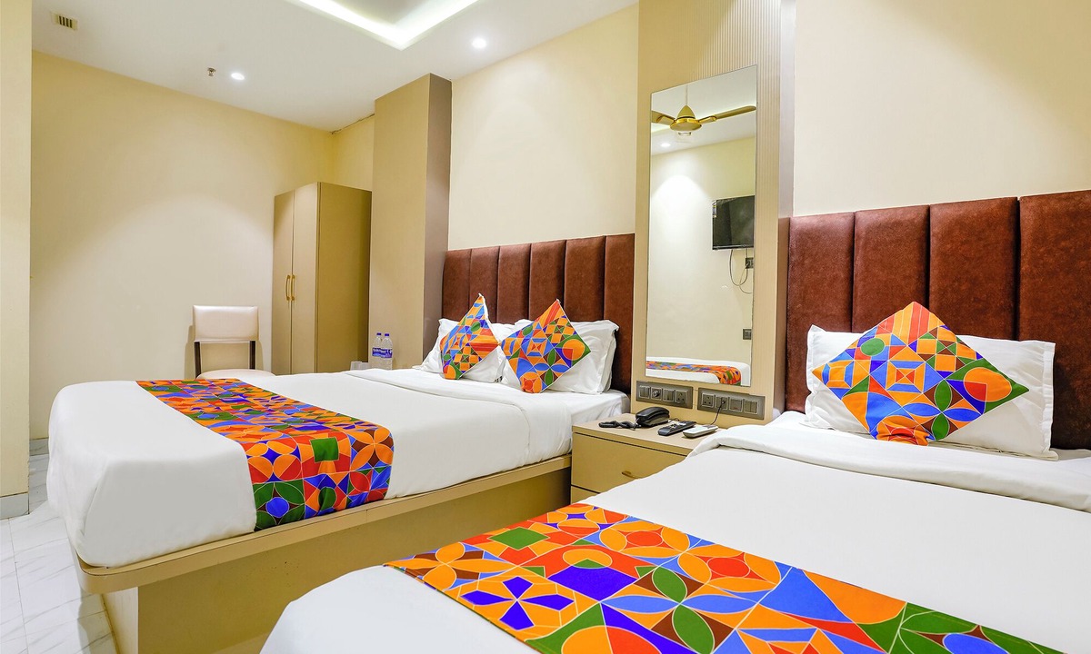 Dharavi Hotel | Fabhotel Dolphin Residency