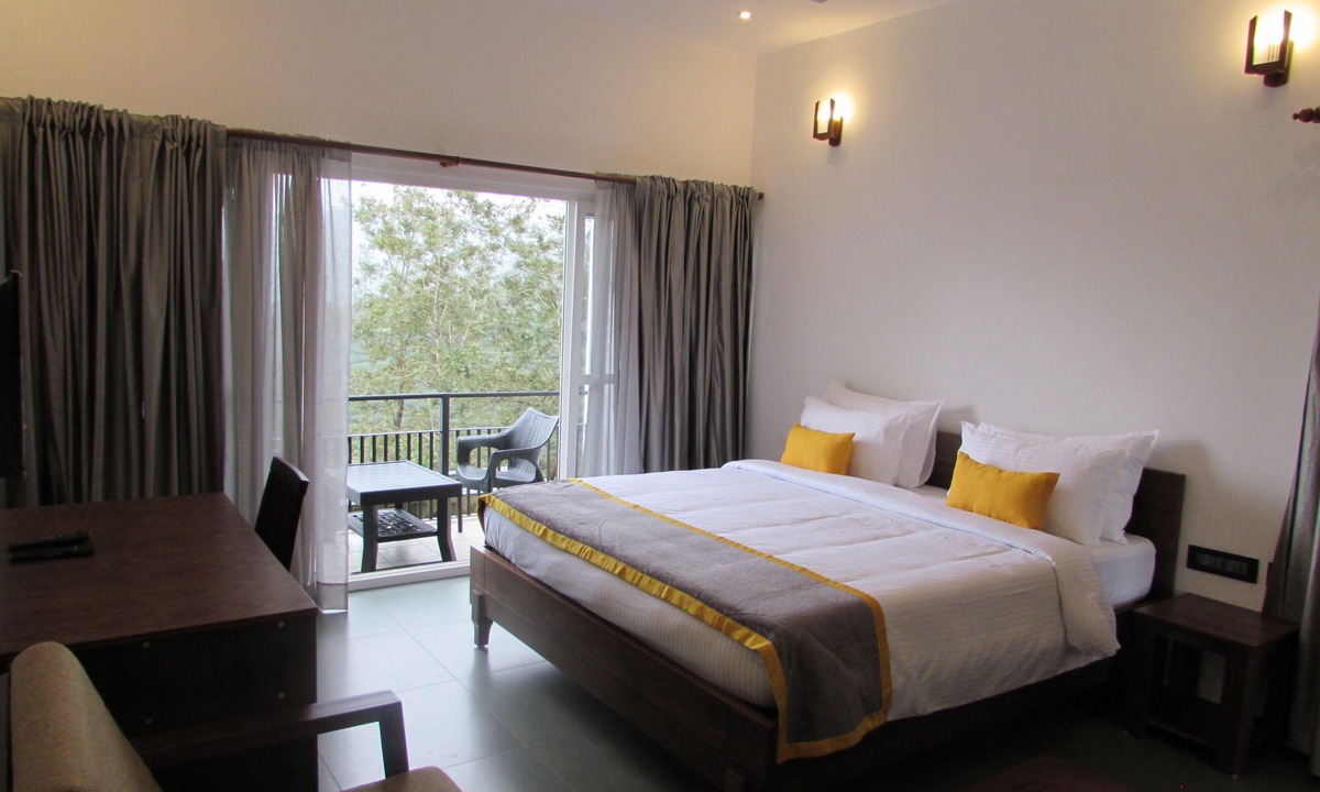 Elappara Hotel | Falcon Crest Resort