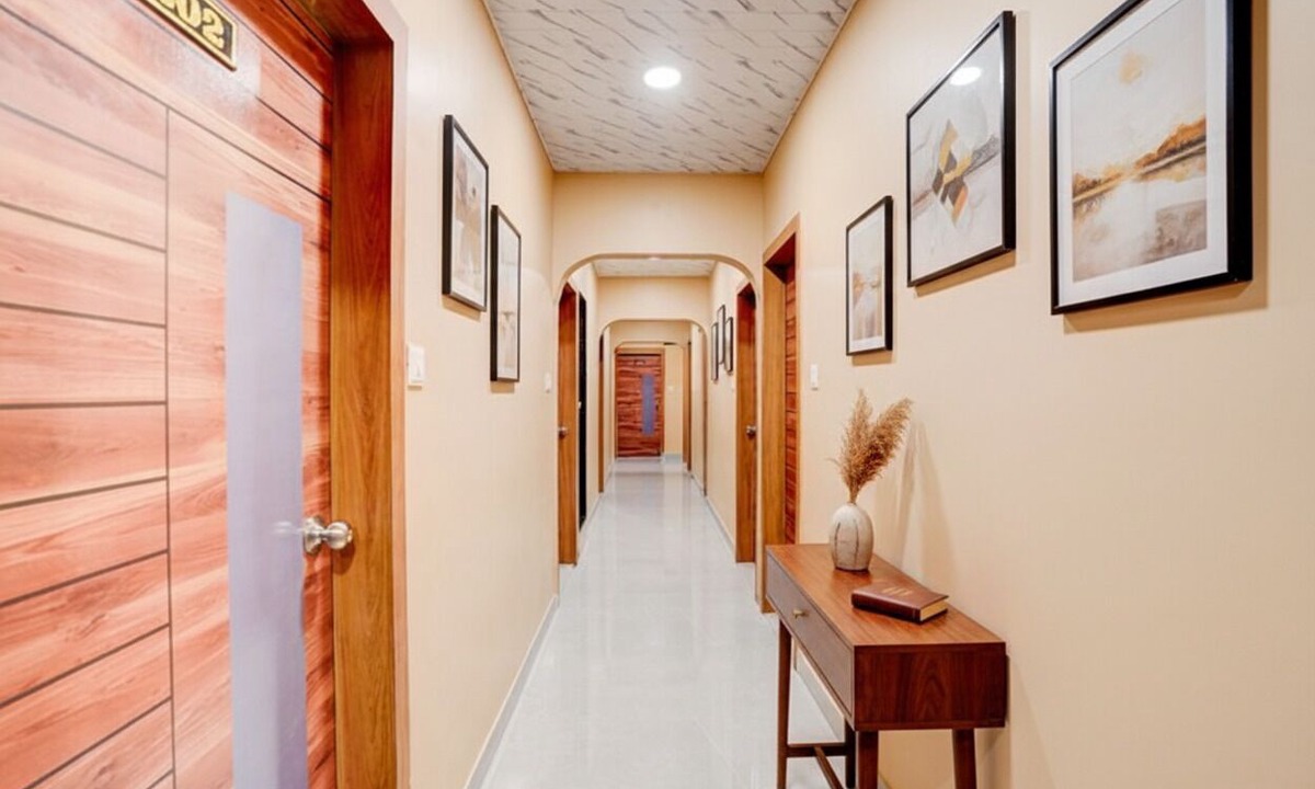 Pune Hotel | Hotel Omkar & Lodging - phoenix market city