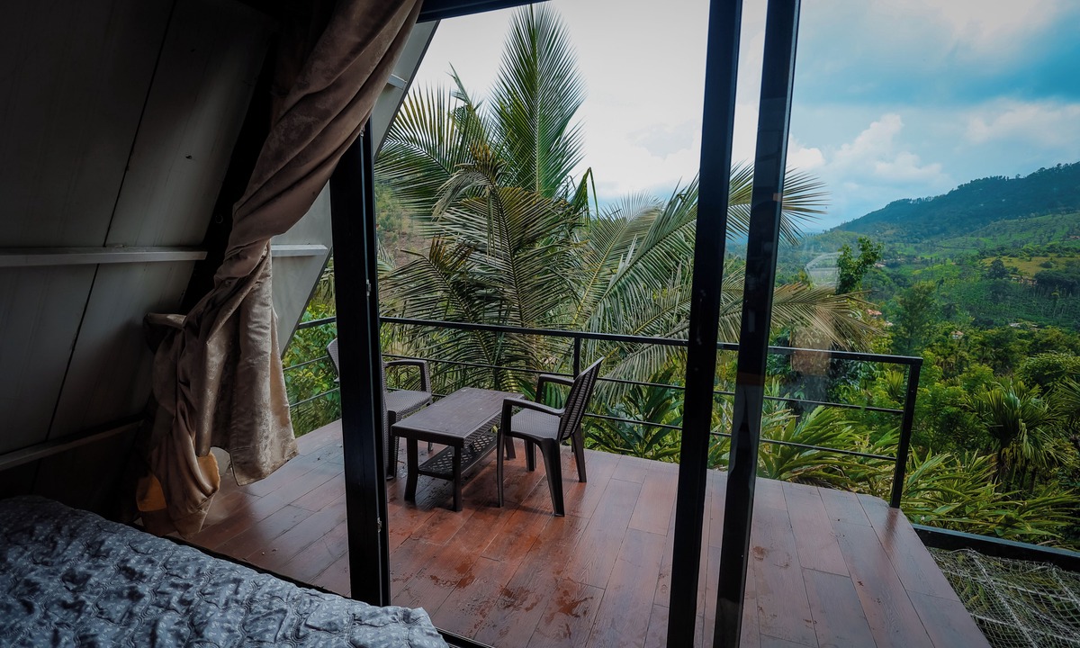 Samse Hotel | The Breeze Resort