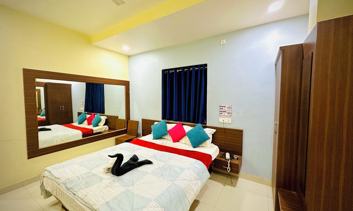 Jadhavwadi Hotel | Sawai Executive