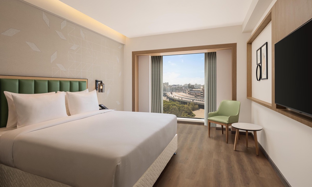Surat Hotel | Hilton Garden Inn Surat City Centre