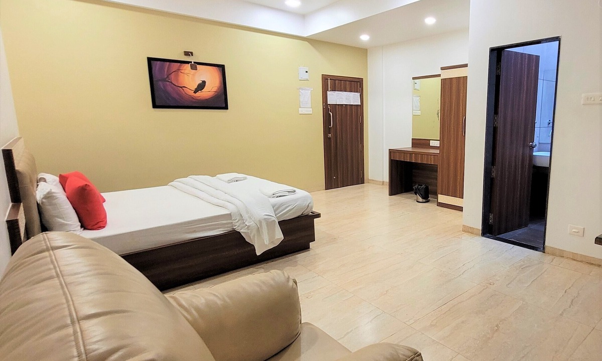 Talegaon Dabhade Hotel | Hotel Om Inn