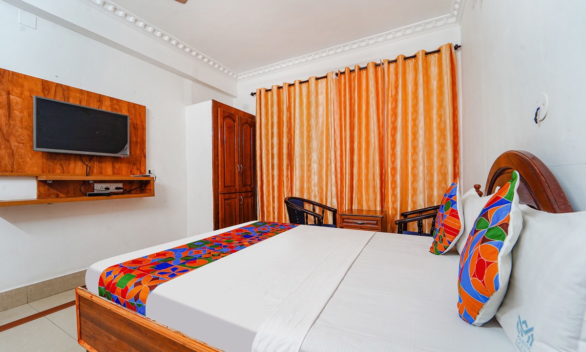 Palayam Hotel | Fabexpress Majestic Inn