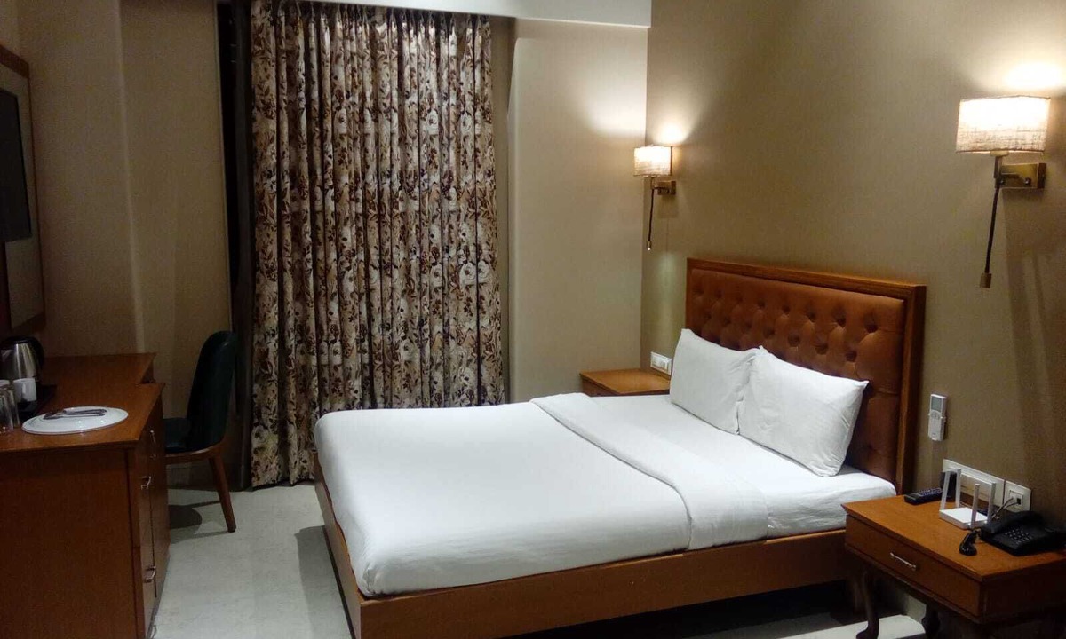 Eksar Hotel | Shelter Suites (Formerly known as Fisco The Hub Link)