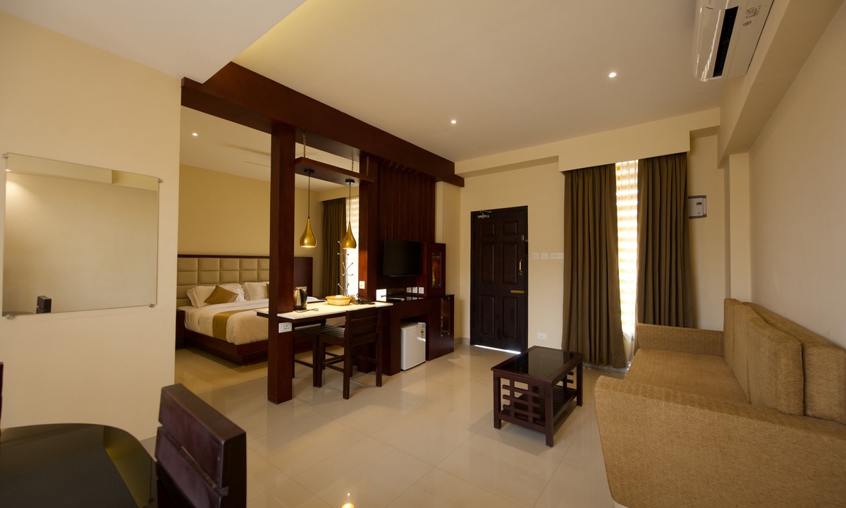 Vandiperiyar Hotel | Thekkady Gavi Suites