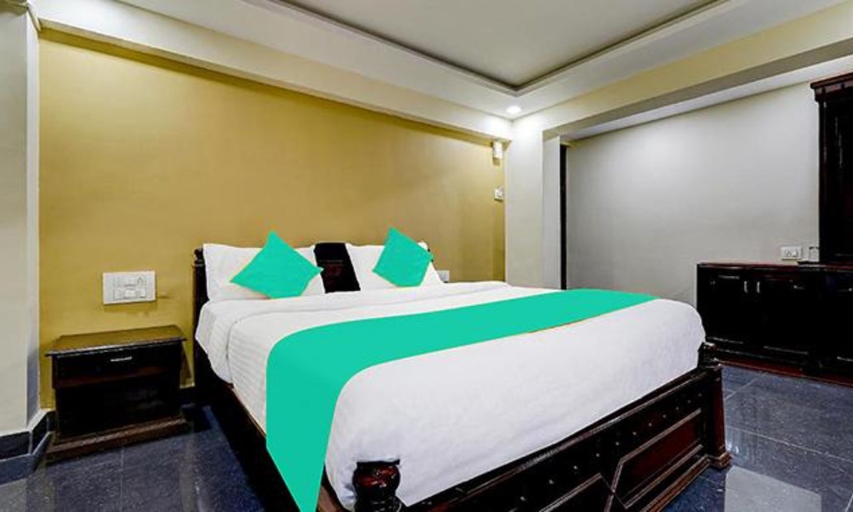 Mahadevpet Hotel | Fabhotel Hill View