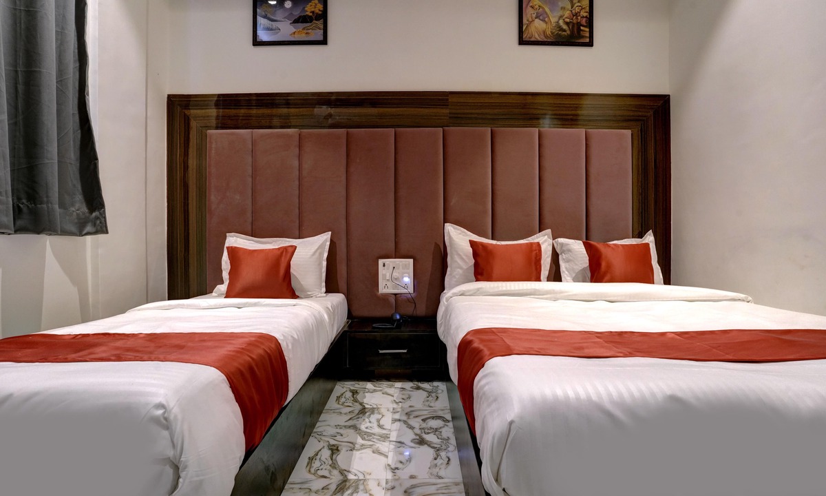 Girgaon Hotel | Hotel Golden Palace Residency
