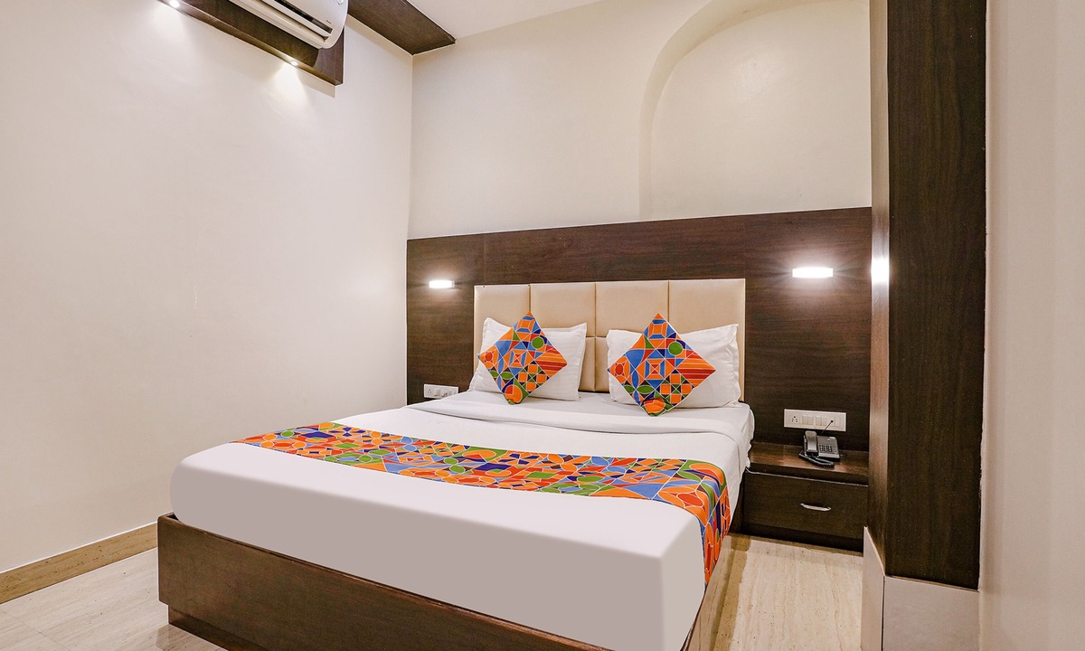 Wellington Pier Hotel | Fabexpress Abad Inn