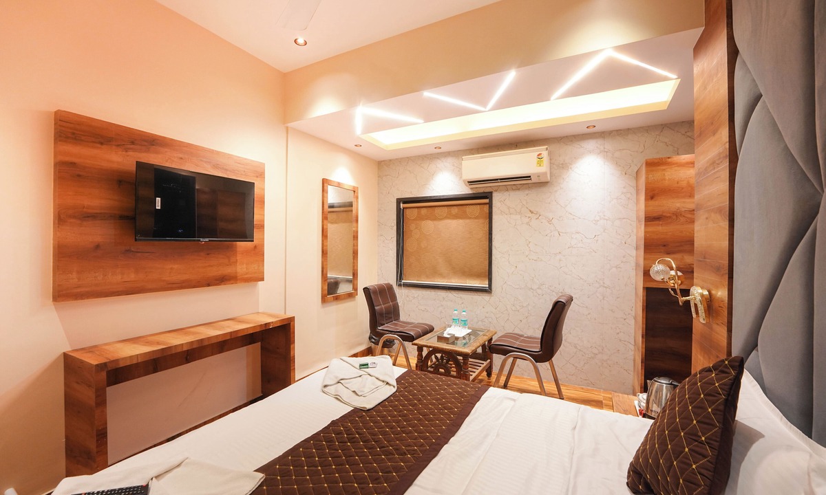 Santacruz West Hotel | Hotel Prince Palace Near Mumbai Airport