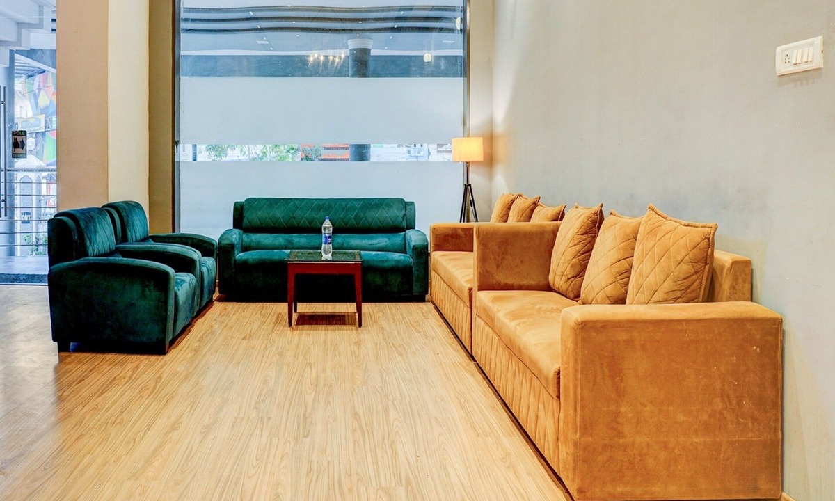 Jogeshwari West House | Super Townhouse Bombay Exhibition Centre