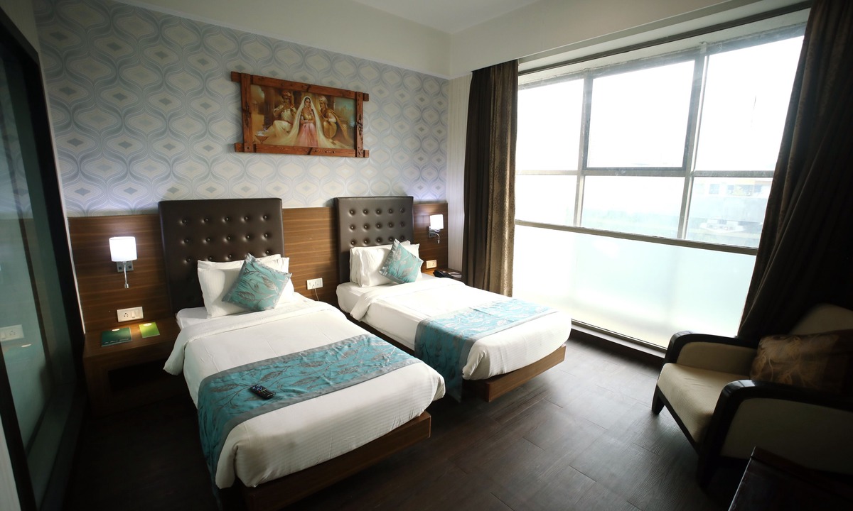 Thane West Hotel | The Byke Suraj Plaza Veg Hotel, Thane