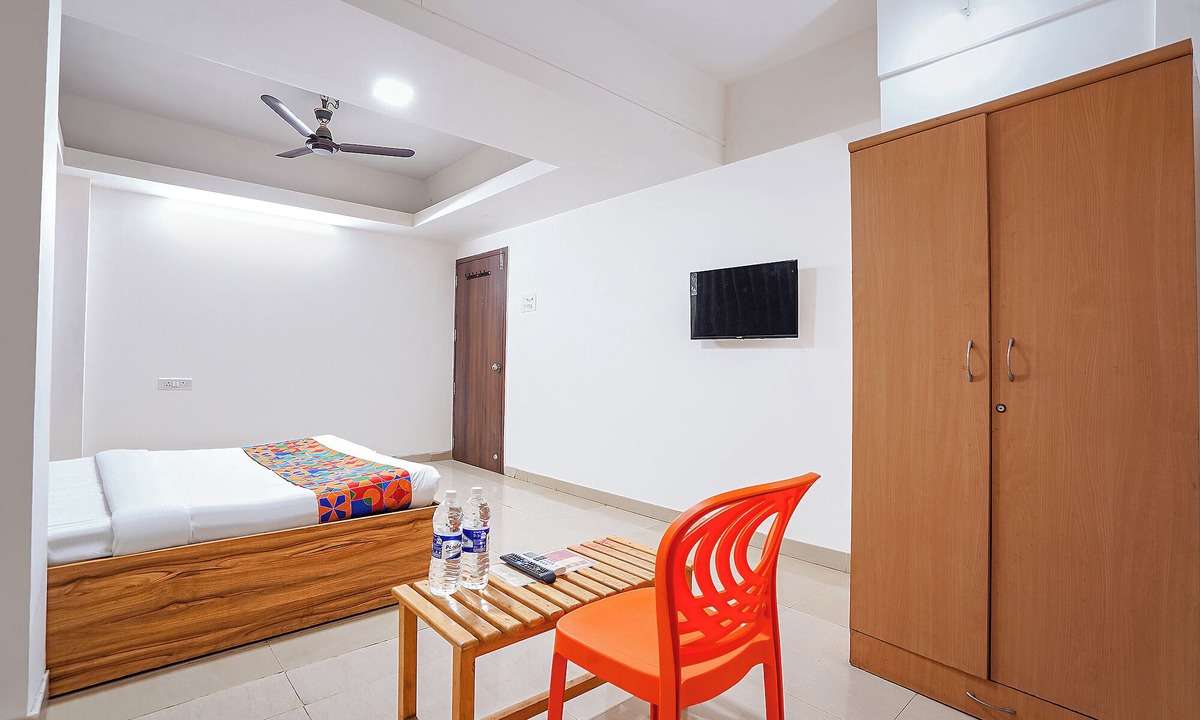 Thergaon Hotel | Fabhotel Arusai Inn