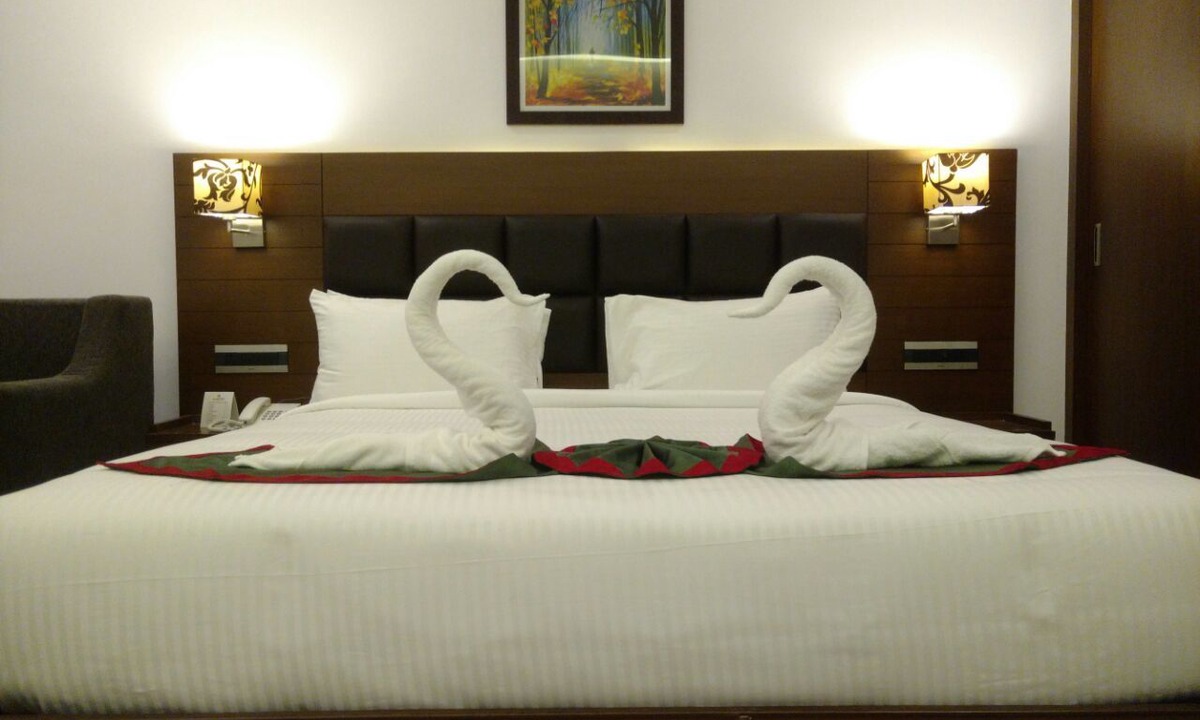 Pallavaram Hotel | NK Grand Park Hotel