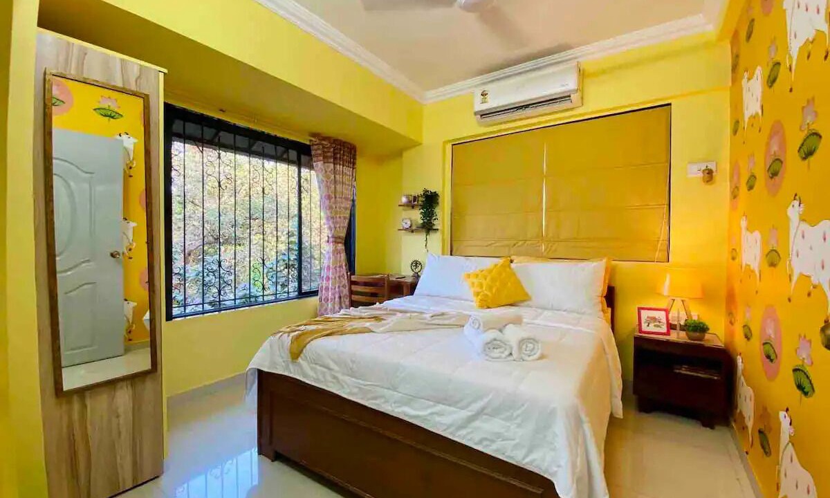 Ranwar Apartment | Charming 3 Bed 2 Bath in Bandra West with Balconyn