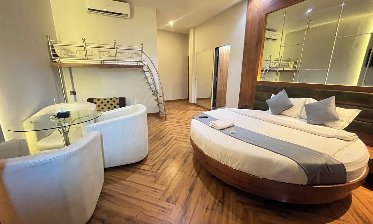 Sasunavghar Villa | The Saroja Grand Villa Resorts
