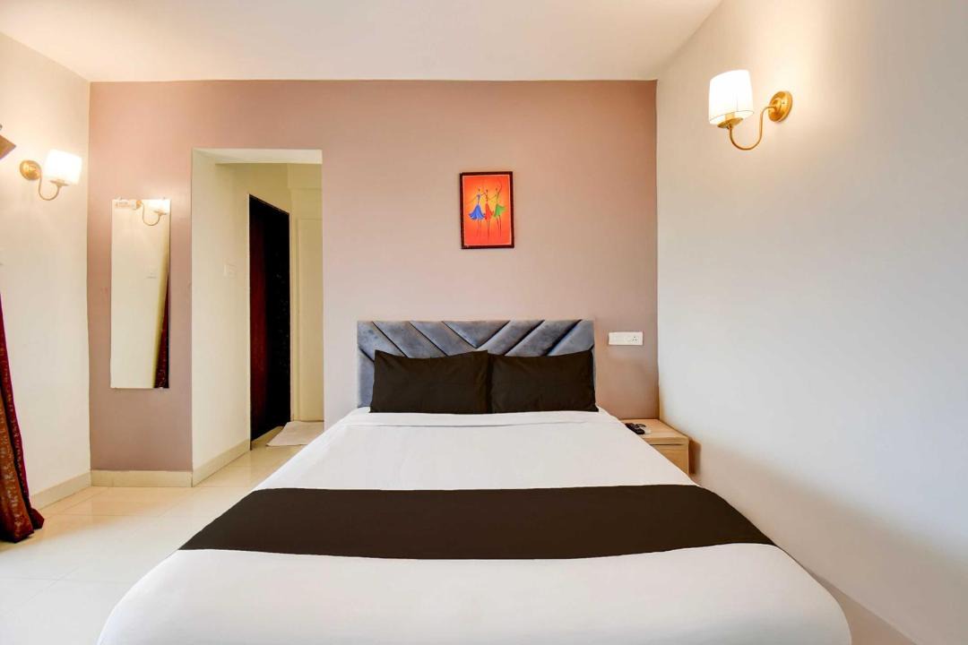 Mundhwa Hotel | Hotel O Panchsheel Crown Ac Suites And Luxury Rooms
