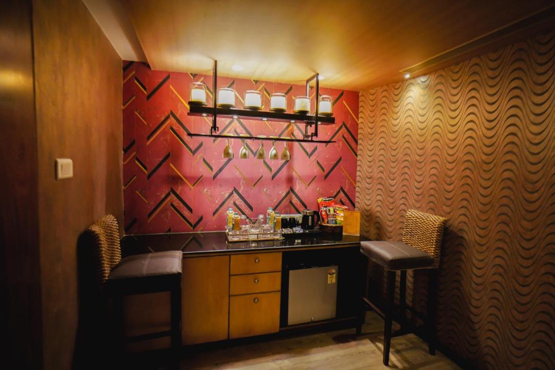 Sakinaka Hotel | Peninsula Grand