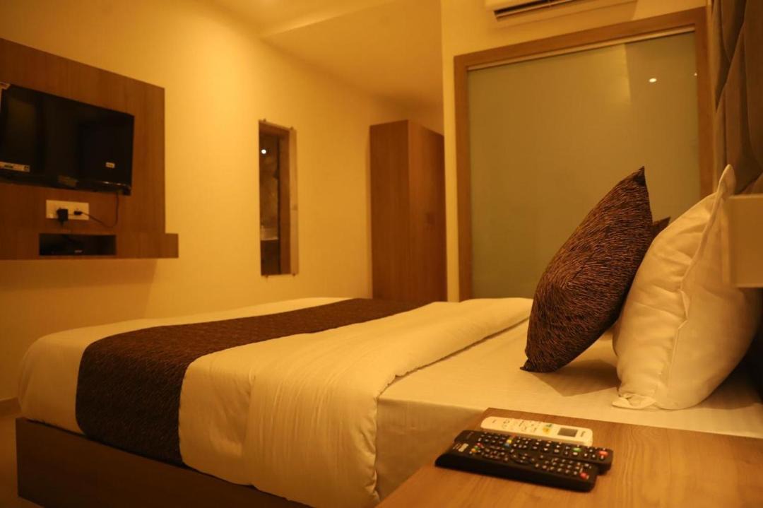 Chembur East Hotel | Hotel Abrol
