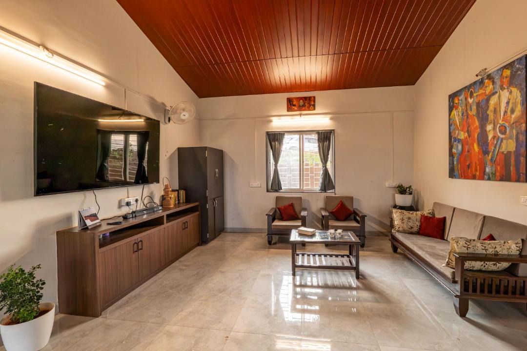 Ambavna House | CosmicStays Birdsong Cottage Hilltop Lakeview Stay