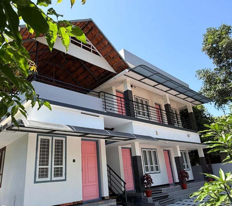 Mathilil House | Lakeside Meadows- Diamond Homestay