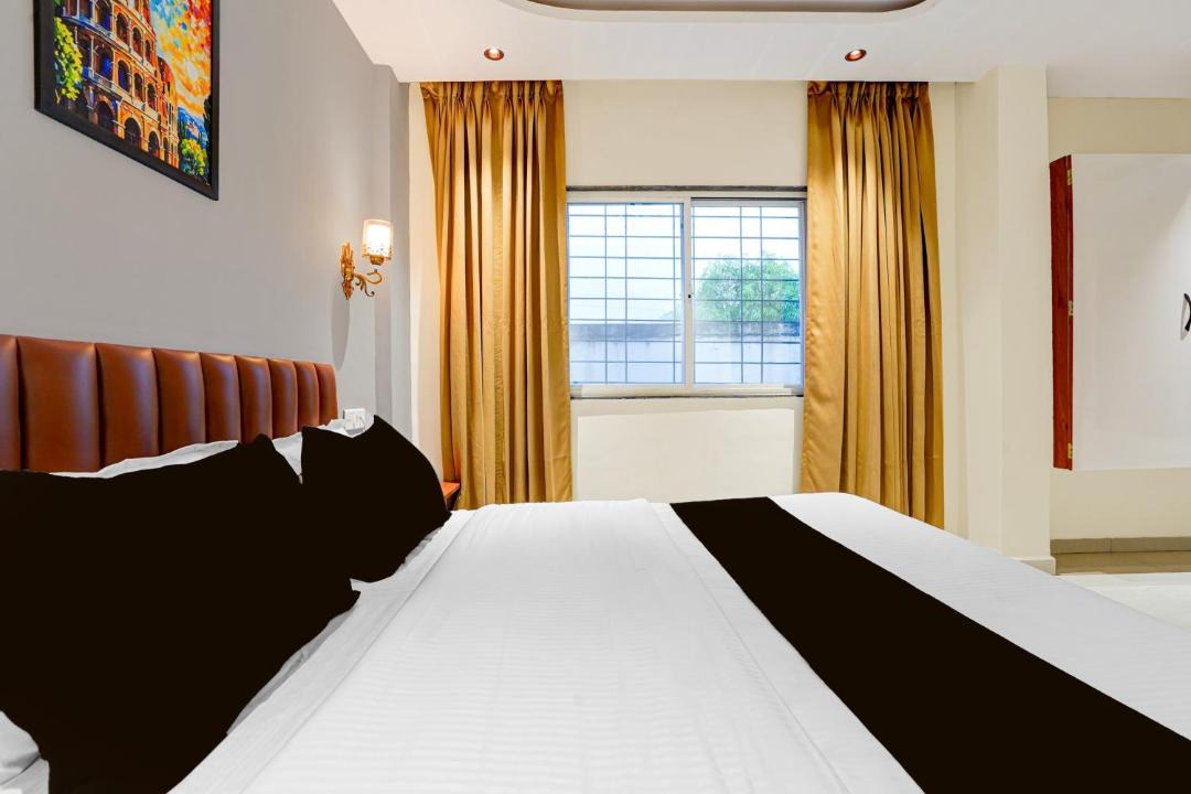 Kadachiwadi Hotel | Super Townhouse Chakan Corporate Homestay Formerly New Royal Inn