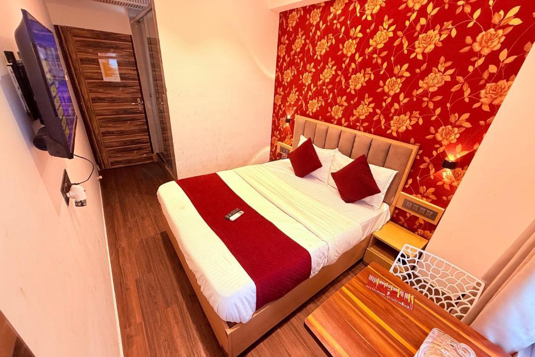Nilje Gaon Hotel | Hotel Iris Inn - Near Lodha Palava, Dombivali